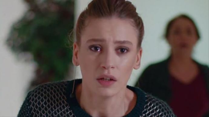 Serenay Sarıkaya rezil oldu! Serenay Sarıkaya rezil oldu!