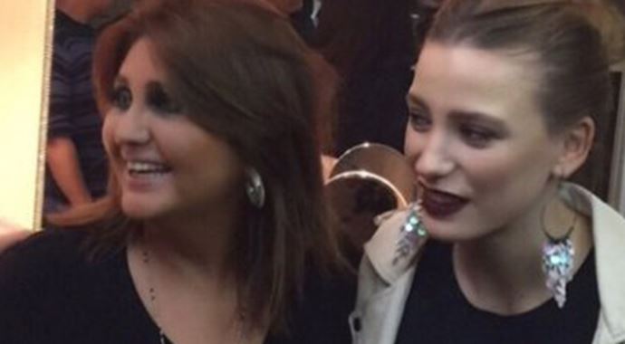Serenay Sarıkaya Sibel Can'la düet yaptı Serenay Sarıkaya Sibel Can'la düet yaptı