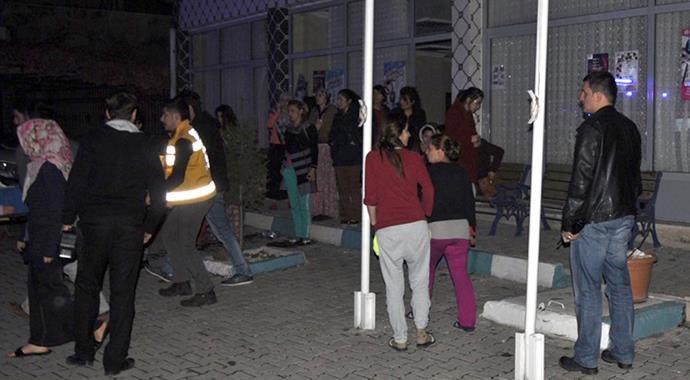 Kız yurdunda yangın çıktı, çok sayıda öğrenci hastanelik oldu Kız yurdunda yangın çıktı, çok sayıda öğrenci hastanelik oldu