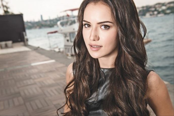Fahriye Evcen'den samimi açıklamalar 'Çocuksu hallerim...' Fahriye Evcen'den samimi açıklamalar 'Çocuksu hallerim...'