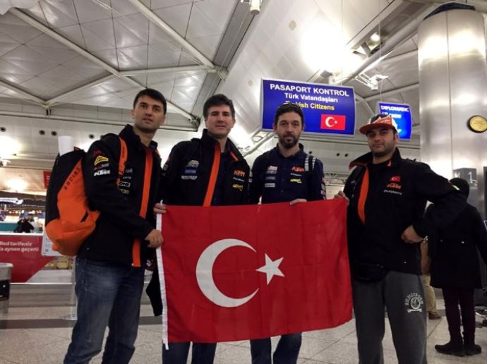 Milli sporcular Dakar Rallisi için yola çıktı