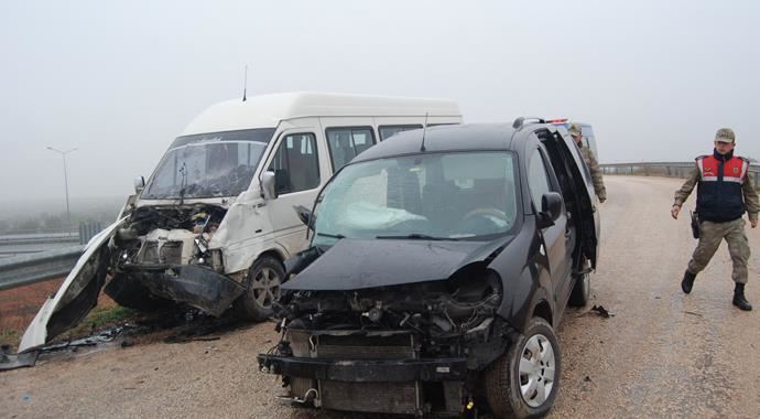 Gaziantep'te öğrenci servisi kaza yaptı, 10 yaralı var