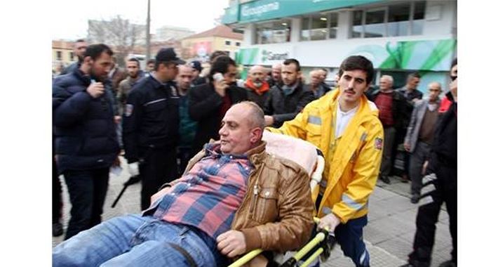Yeğeni tarafından bıçaklandı Yeğeni tarafından bıçaklandı