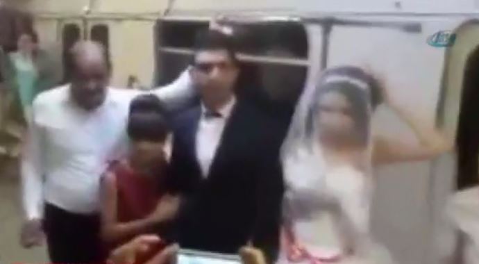 Gelin ve damat düğüne geç kalırsa... Gelin ve damat düğüne geç kalırsa...