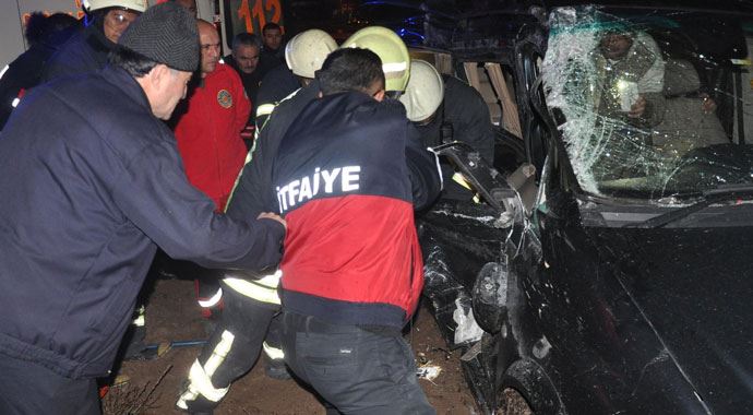 Sivas'ta korkunç kaza! Otobüs ile minibüs çarpıştı Sivas'ta korkunç kaza! Otobüs ile minibüs çarpıştı