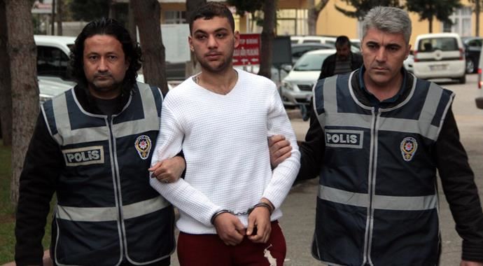 Tüm parasını çaldığı kadına acıyıp, dolmuş için 5 lira verdi