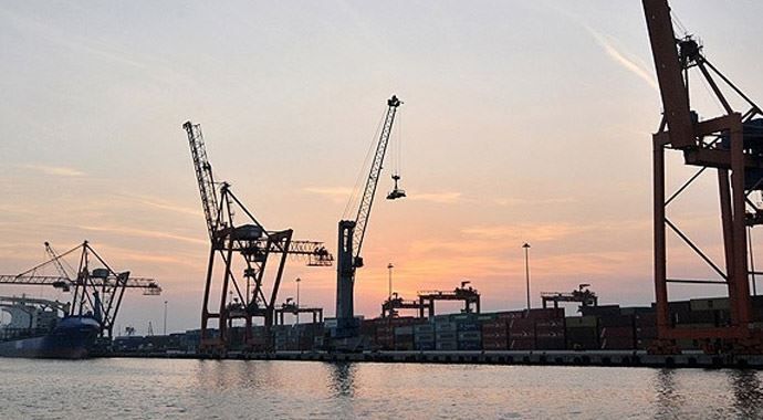 Gümrüklerde &#039;yeni tebliğ&#039; depremi