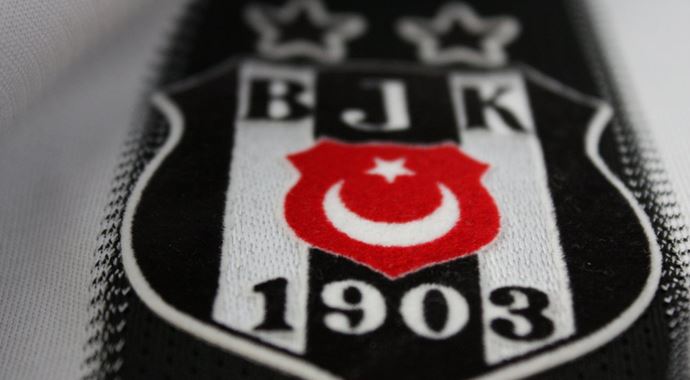 Beşiktaş'ta sürpriz gelişme! 4 imza birden Beşiktaş'ta sürpriz gelişme! 4 imza birden