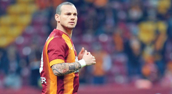 Wesley Sneijder&#039;in menajeri, Galatasaray&#039;dan dünyaları istedi