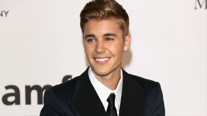 Justin Bieber&#039;in yeni yıl hediyesi dudak uçuklattı