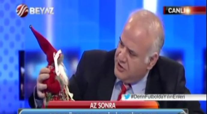 Ahmet Çakar'dan 'Noel Baba' çıkışı Ahmet Çakar'dan 'Noel Baba' çıkışı