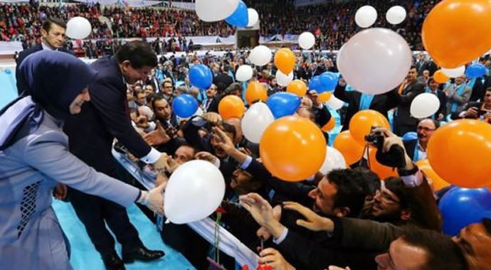 Ak Parti'nin asıl seçim şarkısı yolda! Ak Parti'nin asıl seçim şarkısı yolda!