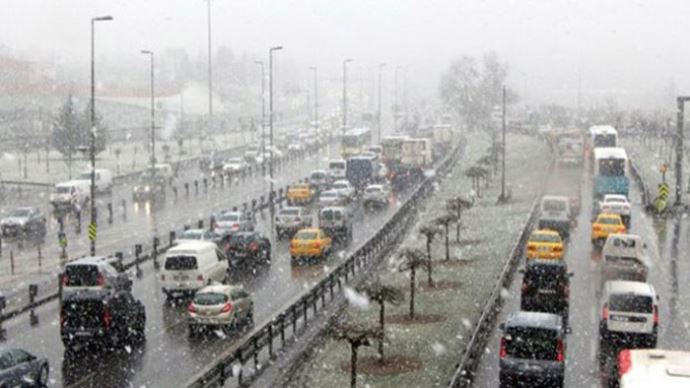 İstanbul'da günde 8 bin sürücüye ceza kesildi İstanbul'da günde 8 bin sürücüye ceza kesildi