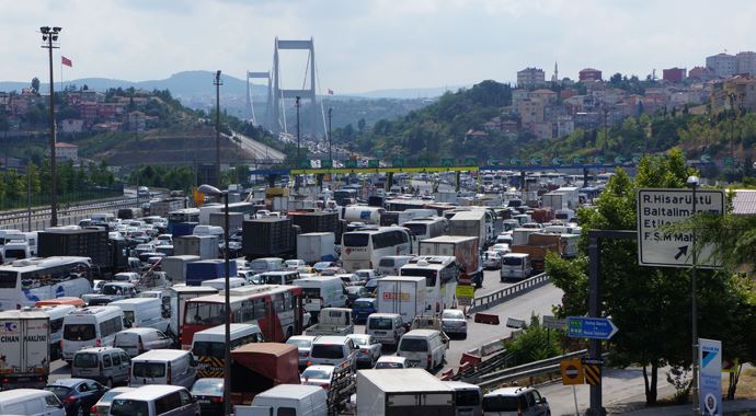 İstanbul'da günde 8 bin sürücüye ceza kesildi İstanbul'da günde 8 bin sürücüye ceza kesildi