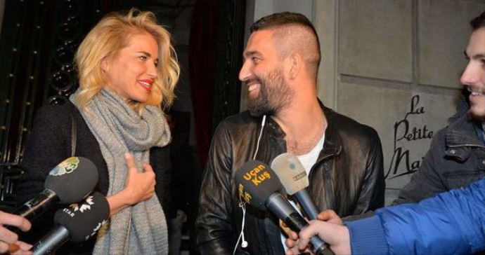 Arda Turan'dan Burcu Esmersoy'a 150 bin TL'lik sürpriz teklif Arda Turan'dan Burcu Esmersoy'a 150 bin TL'lik sürpriz teklif