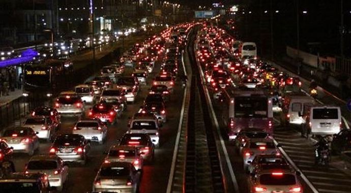 İstanbul trafiğinin karla imtihanı