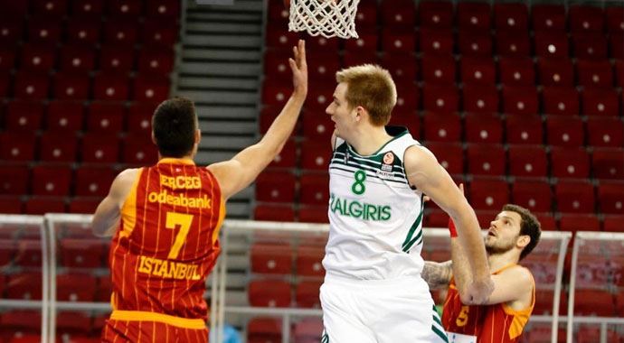 Aslan'dan TOP 16'ya galibiyetle başlangıç Aslan'dan TOP 16'ya galibiyetle başlangıç