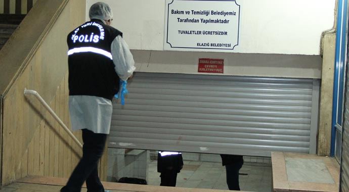 Cami tuvaletinde korkunç ölüm! Cami tuvaletinde korkunç ölüm!