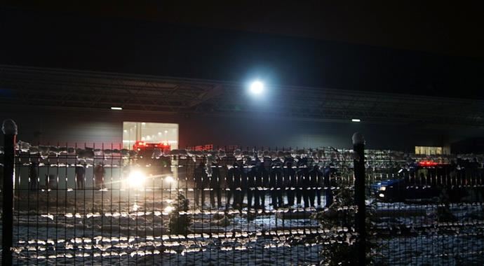 Sakarya&#039;da fabrika yangını, 6 işçiyi hastanelik etti