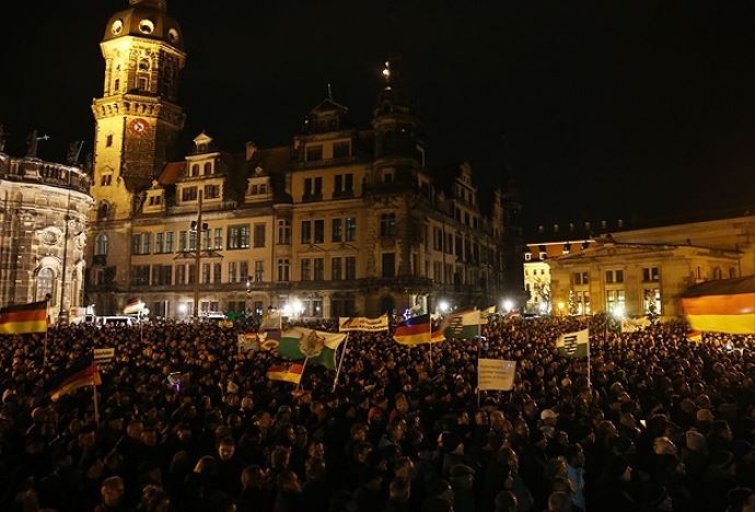 Merkel'den PEGIDA hareketine tepki Merkel'den PEGIDA hareketine tepki
