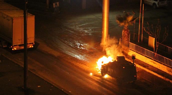 Şırnak&#039;ta TOMA&#039;nın içinde gaz bombası patladı