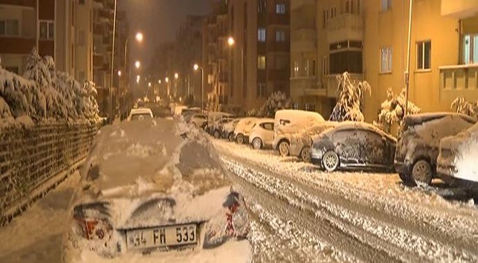 İstanbul'da şaşırtan olay, kar yağdıktan sonra... İstanbul'da şaşırtan olay, kar yağdıktan sonra...