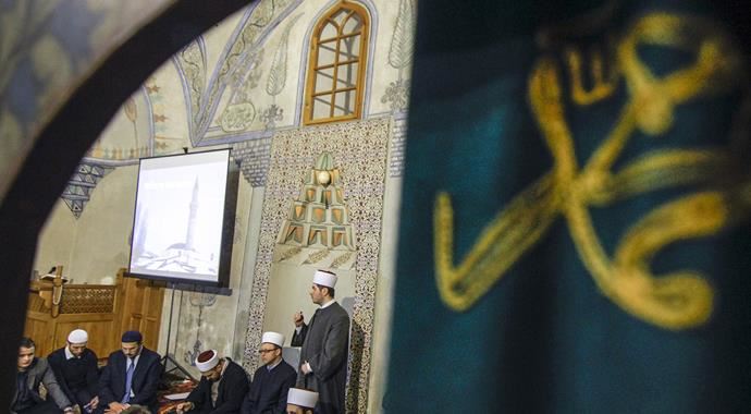 Saraybosnalılar yeni yıla Kur&#039;an-ı Kerim okuyarak giriyor