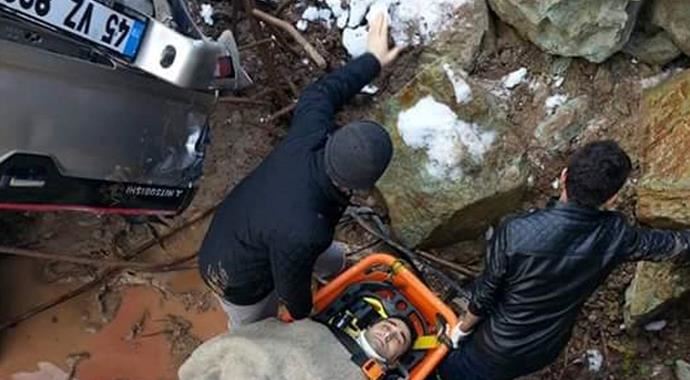 Artvin&#039;de buzlu yol kaza yaptırdı, ölü ve yaralılar var