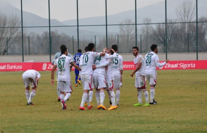 Kupa'da sürprizler sürüyor Kupa'da sürprizler sürüyor