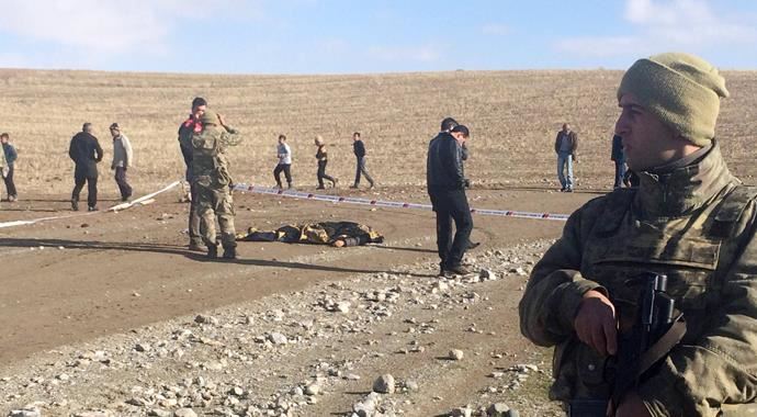 Van&#039;da bir polis iş ortağını öldürdü