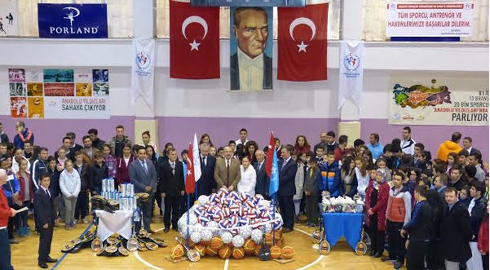 Bilecik Gençlik ve Spor İl Müdürlüğü&#039;nden malzeme desteği