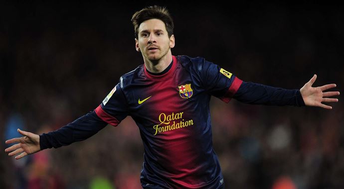 Messi'nin sarı kartı iptal edildi Messi'nin sarı kartı iptal edildi