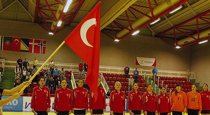 Bayan Milli Hentbol Takımımız, Portekiz'i mağlup etti Bayan Milli Hentbol Takımımız, Portekiz'i mağlup etti