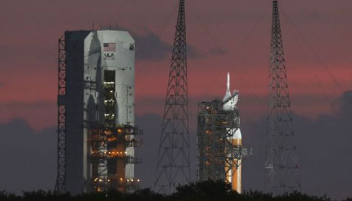 NASA, 'Mars aracı' Orion'un fırlatılışını erteledi NASA, 'Mars aracı' Orion'un fırlatılışını erteledi