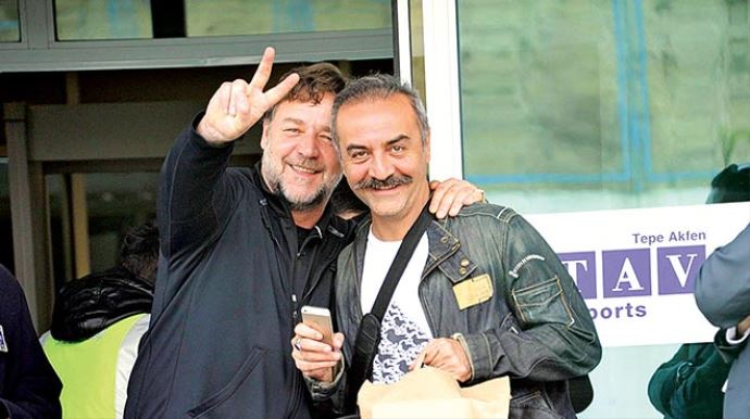 Russell Crowe'dan Yılmaz Erdoğan'a övgü dolu sözler Russell Crowe'dan Yılmaz Erdoğan'a övgü dolu sözler