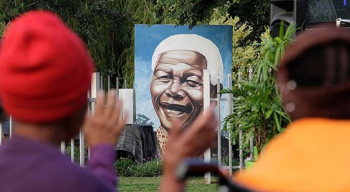 Mandela ölümünün birinci yılında anılıyor
