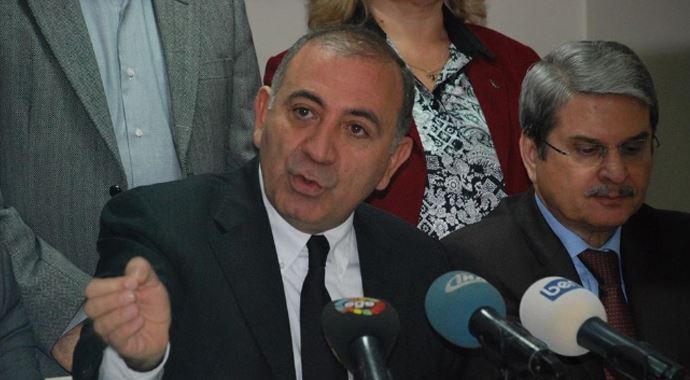 Tekin öyle bir benzetme yaptı ki ! Tekin öyle bir benzetme yaptı ki !