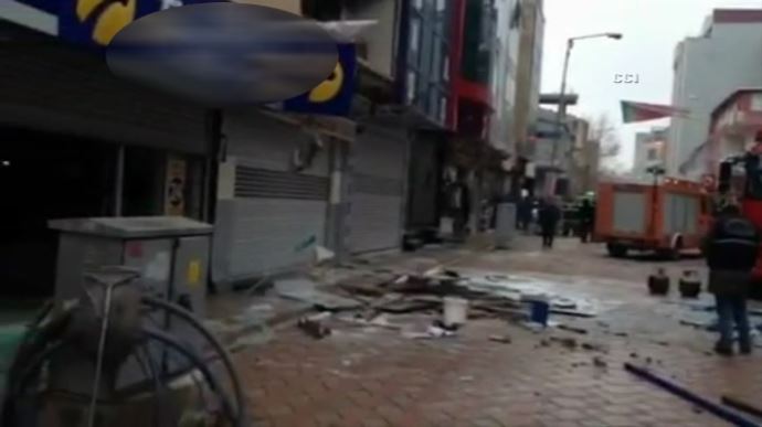 Ağrı'da yürekleri ağza getiren patlama, 4 yaralı var Ağrı'da yürekleri ağza getiren patlama, 4 yaralı var