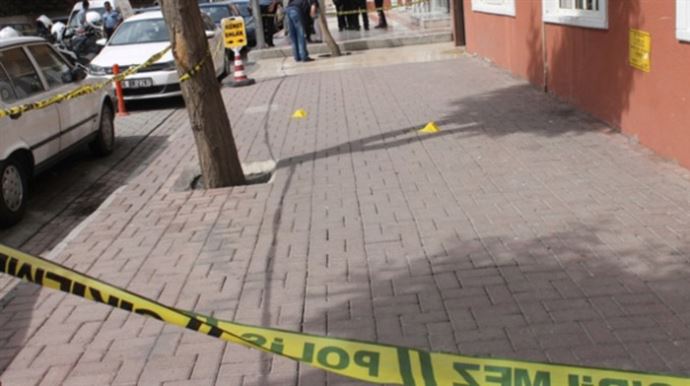 İstanbul&#039;da polise silahlı saldırı