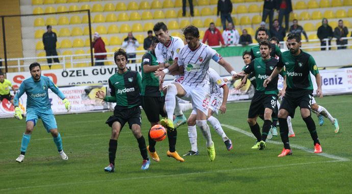 Karşıyaka&#039;da puanlar paylaşıldı