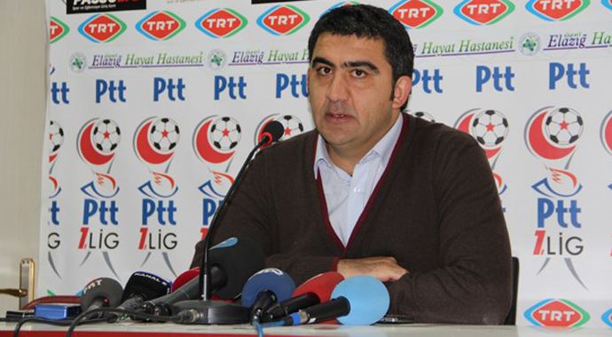 Ümit Özat'tan hakemlere çok sert eleştiri! Ümit Özat'tan hakemlere çok sert eleştiri!