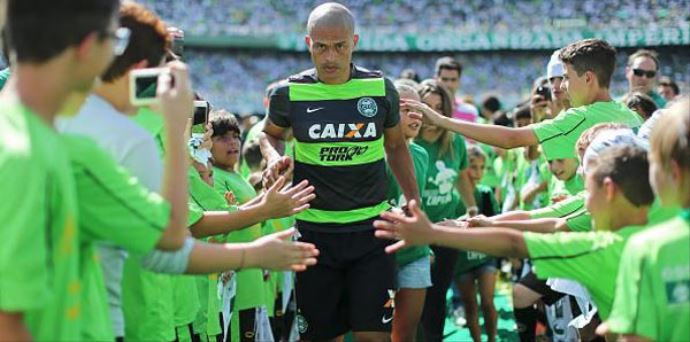 Alex jübile maçında gözyaşlarını tutamadı (Coritiba 3-2 Bahia)