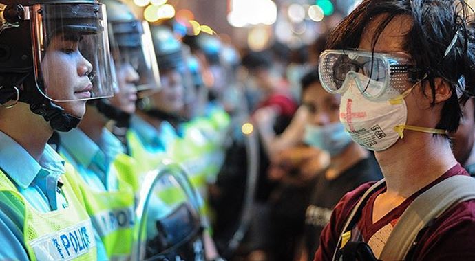 Polis gösteri alanlarını boşaltacak Polis gösteri alanlarını boşaltacak