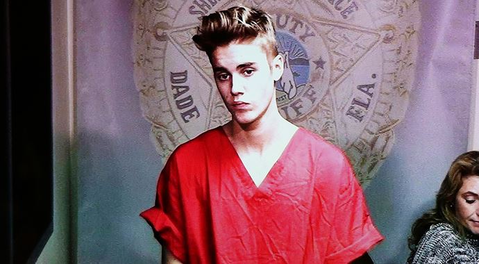 Justin Bieber için tam 200 bin imza!