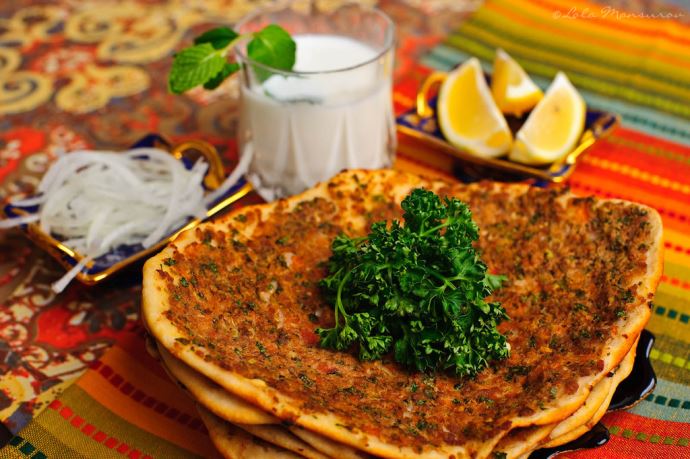 İster Etiler ister Esenler olsun hep bir numara lahmacun İster Etiler ister Esenler olsun hep bir numara lahmacun