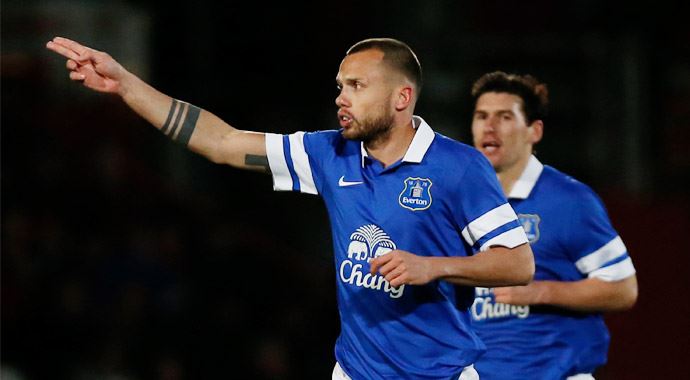 Galatasaray&#039;a ve Beşiktaş&#039;a Heitinga&#039;dan kötü haber!