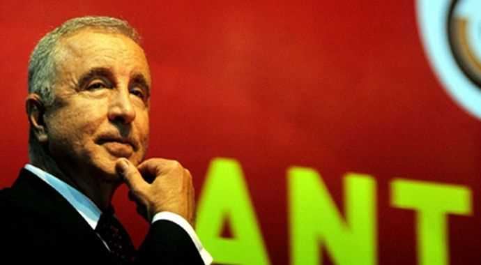 Aysal, Mancini'ye servet sundu Aysal, Mancini'ye servet sundu
