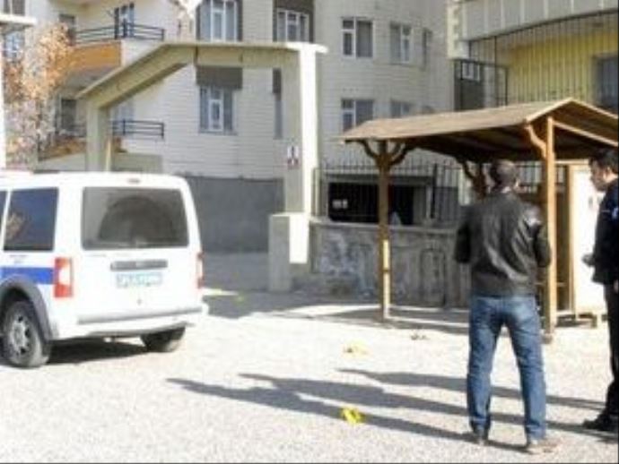 Eski uzman çavuşun ailesine infaz Eski uzman çavuşun ailesine infaz