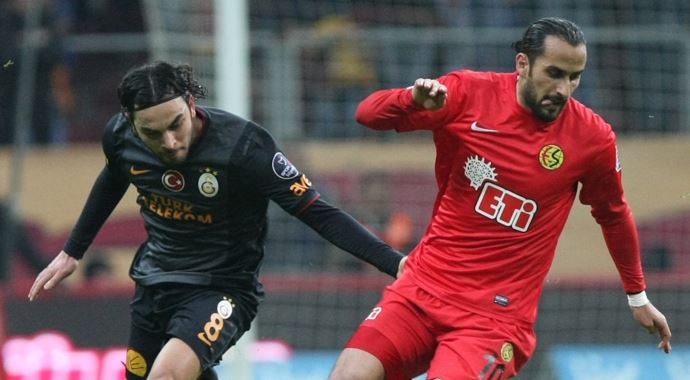 Es-Es, 8 maçta 13 gol yedi Es-Es, 8 maçta 13 gol yedi