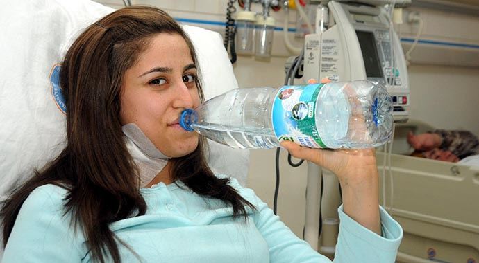 Sürekli fast food yedi iki böbreği de iflas etti Sürekli fast food yedi iki böbreği de iflas etti